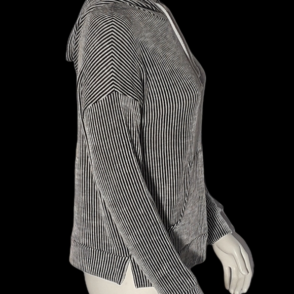 Ribbed Black and White Striped Hooded Top - Picture 4 of 7